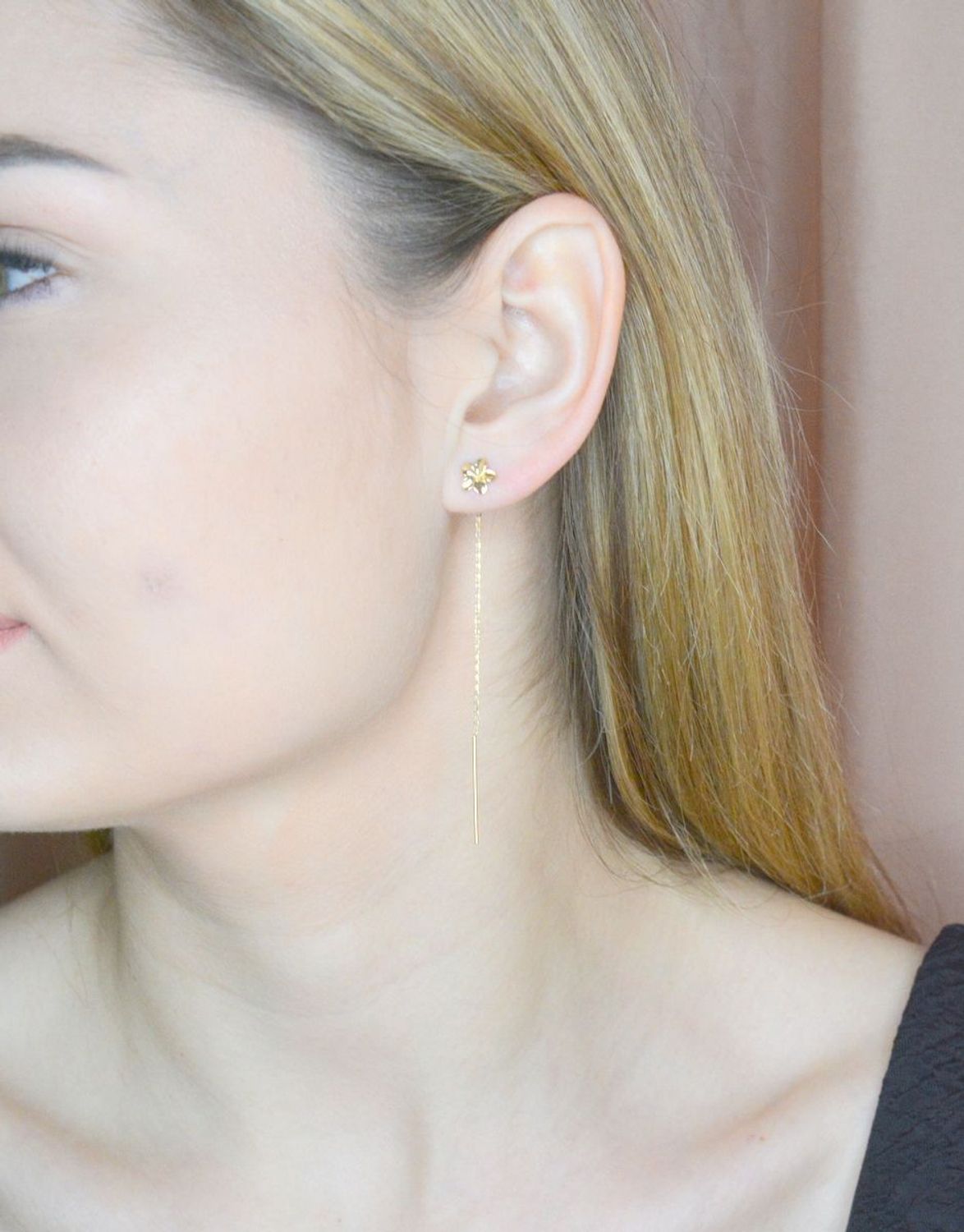 Złote kolczyki 585 wiszące przeciągane kwiatki KL 11608 585.  Eleganckie, złote kolczyki przeciągany łańcuszek zakończony kwiatkami. Idealne na prezent. Eleganckie, złote kolczyki przeciągane z kwiatkami. Idealne na prezent dla ukoch.jpg